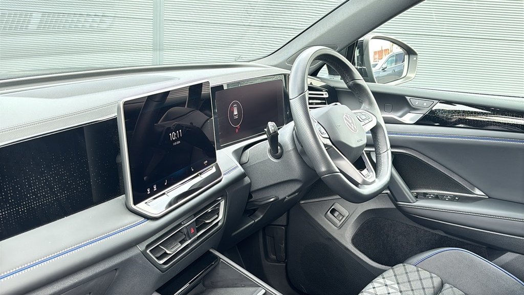 Volkswagen Tiguan 1.5 Etsi 150 R-line Dsg 150 Ps Black #2