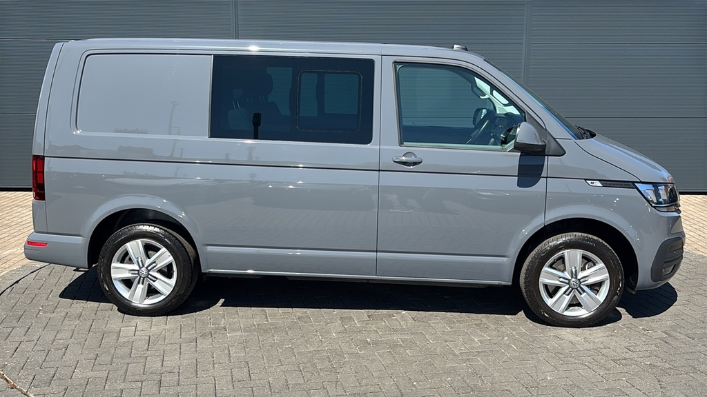 Volkswagen Transporter 2.0 Tdi 150 Highline Kombi Van Dsg 150 Ps Grey #4