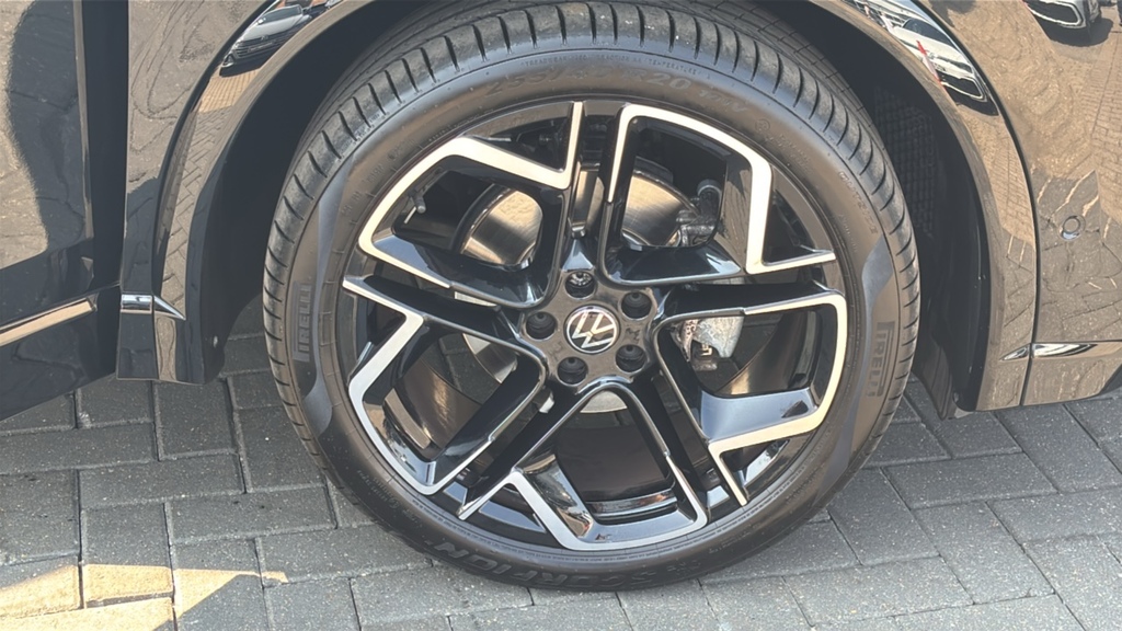 Volkswagen Tiguan 1.5 Etsi 150 R-line Dsg 150 Ps Black #5
