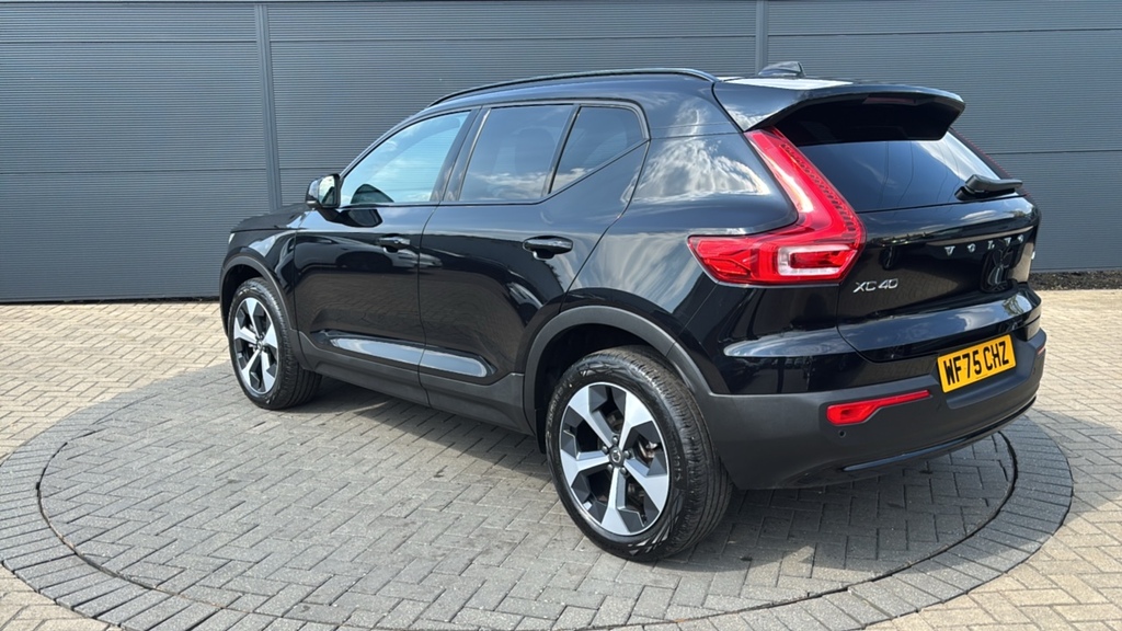 Volvo XC40 2.0 B4p Plus Dark 197 Ps Black #3