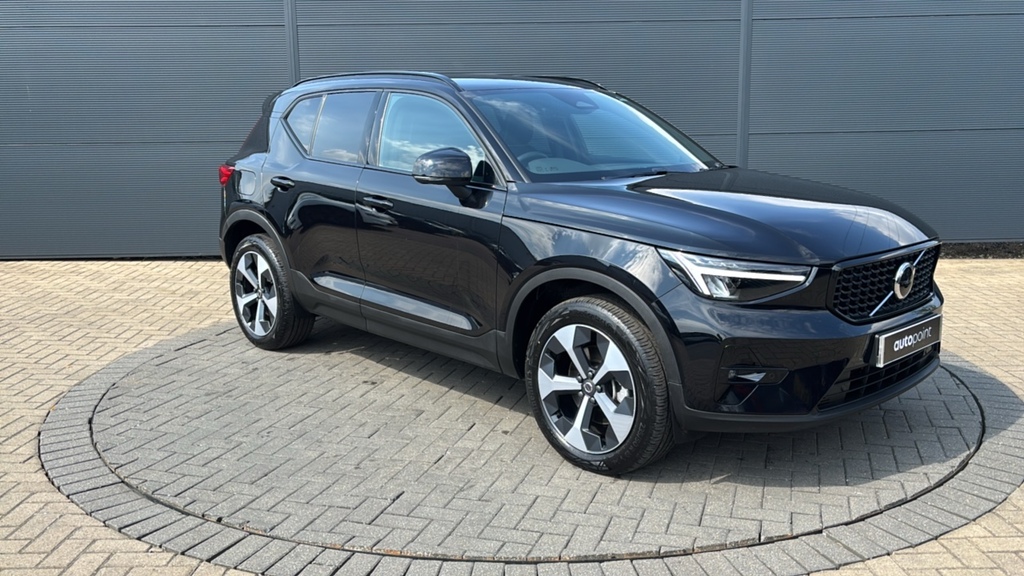Volvo XC40 2.0 B4p Plus Dark 197 Ps Black