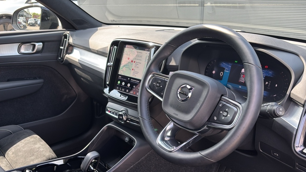 Volvo XC40 2.0 B4p Plus Dark 197 Ps Black #6