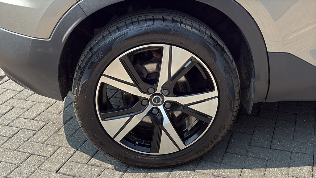Volvo XC40 1.5 T4 Recharge Phev R Design 211 Ps Gold #5