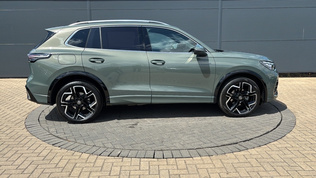 Volkswagen Tiguan 1.5 Etsi 150 R-line Dsg 150 Ps KS75ZFV Green #4