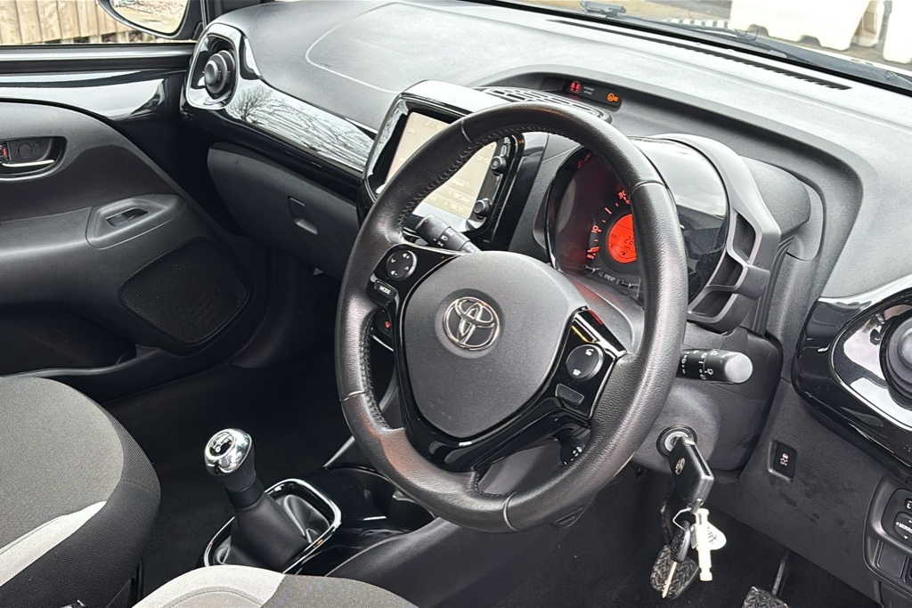 Toyota Aygo 1.0 Vvt-i X-press 68 Ps Black #6
