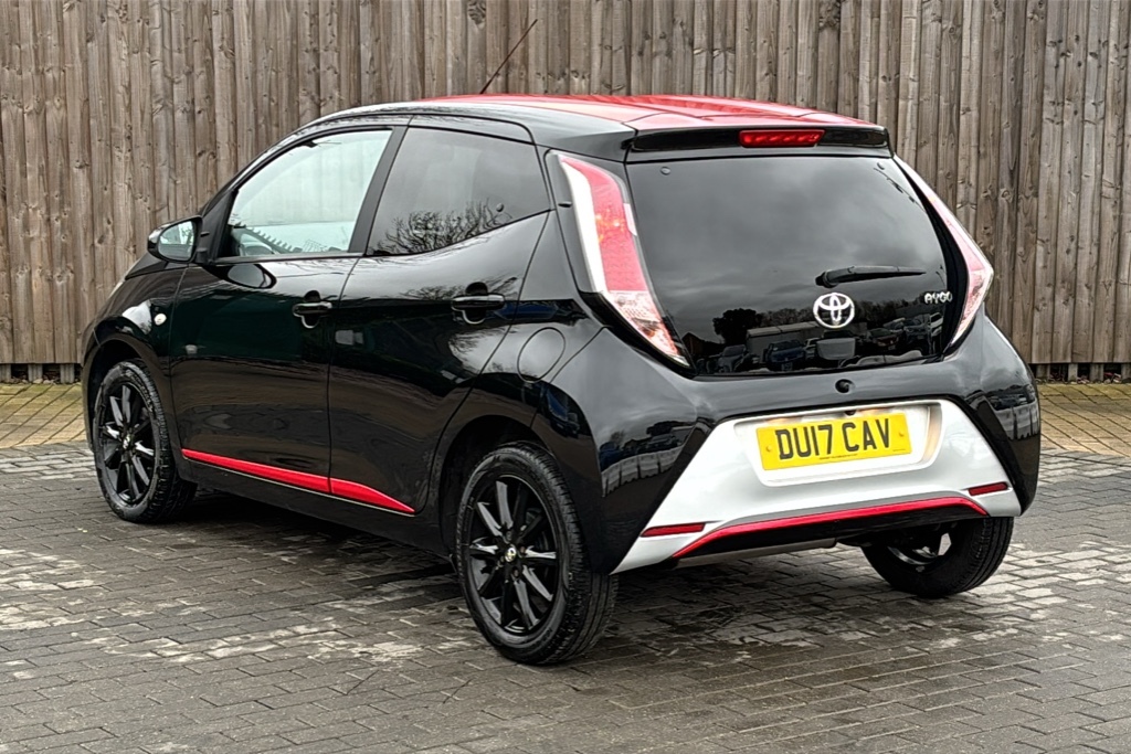 Toyota Aygo 1.0 Vvt-i X-press 68 Ps Black #3