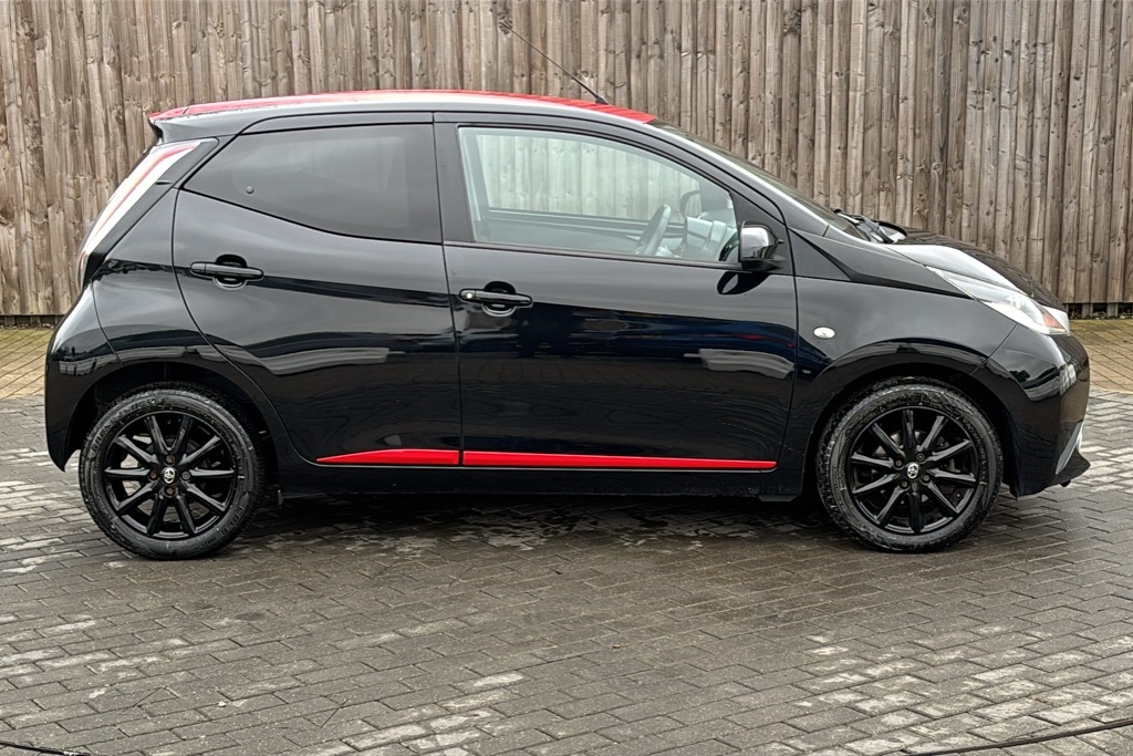 Toyota Aygo 1.0 Vvt-i X-press 68 Ps Black #4