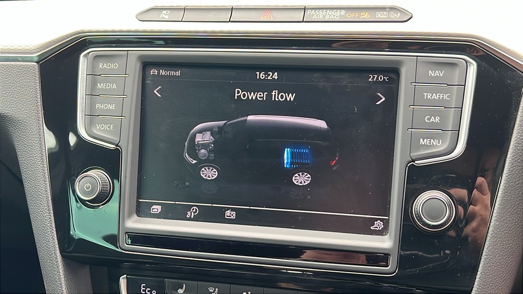 Volkswagen Passat Gte Advance Silver #26