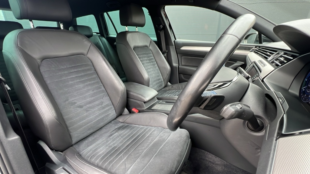 Volkswagen Passat Gte Advance Silver #13
