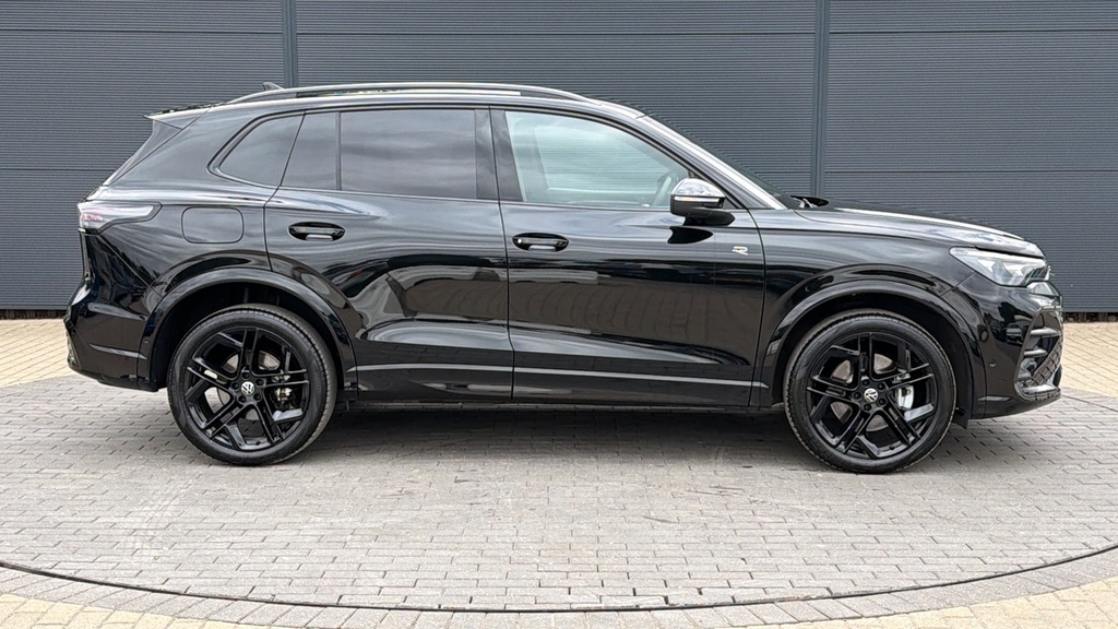 Volkswagen Tiguan 1.5 Tsi 272 Ehybrid R-line Dsg 272 Ps Black #4