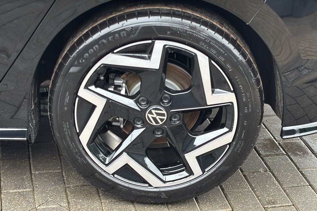 Volkswagen Golf 1.5 Etsi 150 R-line Dsg 150 Ps Black #5