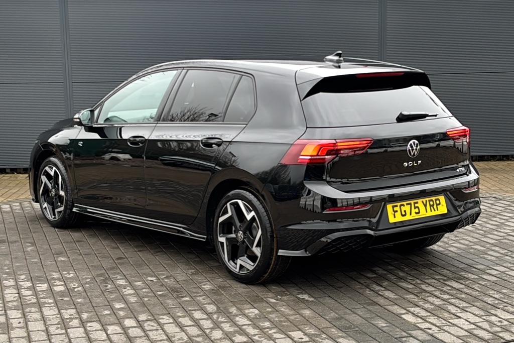 Volkswagen Golf 1.5 Etsi 150 R-line Dsg 150 Ps Black #3