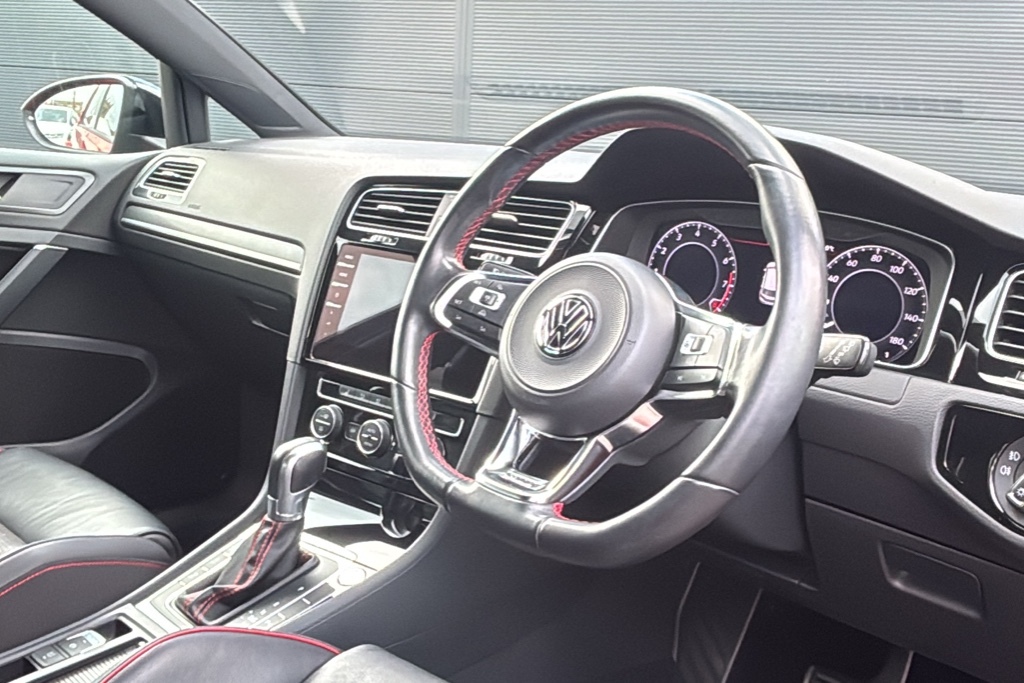 Volkswagen Golf 2.0 Tsi Gti Dsg 230 Ps Red #6