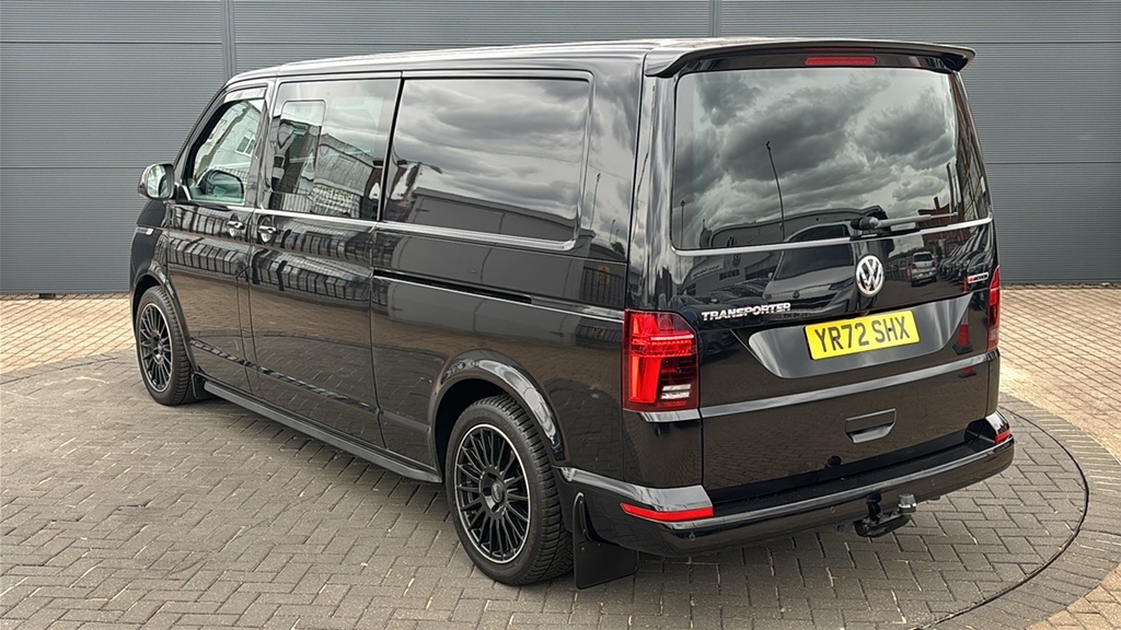 Volkswagen Transporter 2.0 Bitdi 204 Highline Kombi Van 4Motion Dsg 204 Black #3