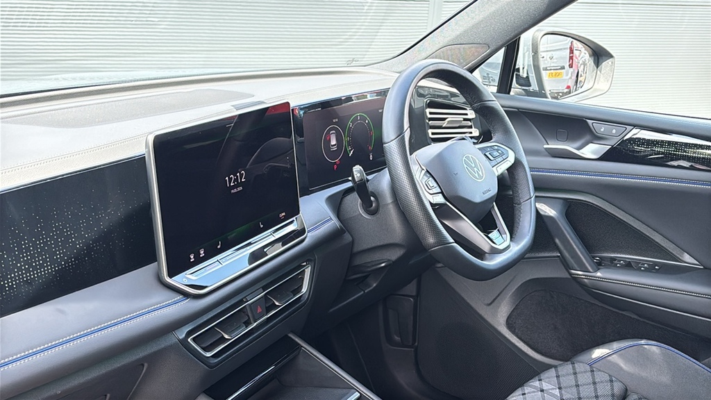 Volkswagen Tiguan 2.0 Tdi R-line Dsg 150 Ps Silver #2