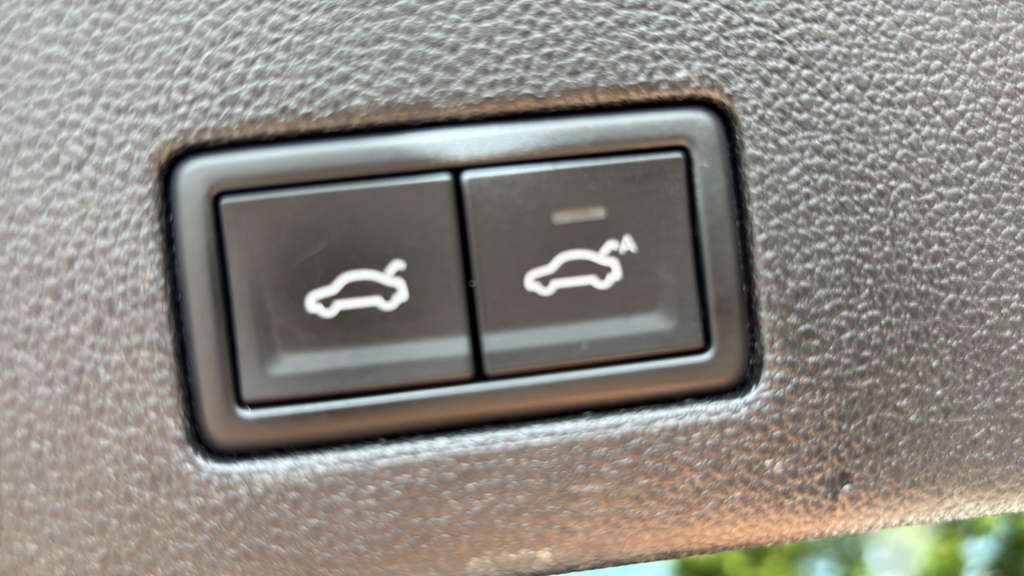 Volkswagen Touareg Automatic Black #21