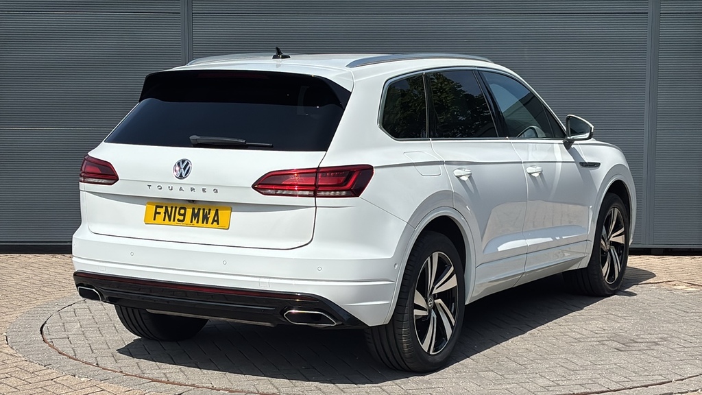 Volkswagen Touareg Automatic Black #15