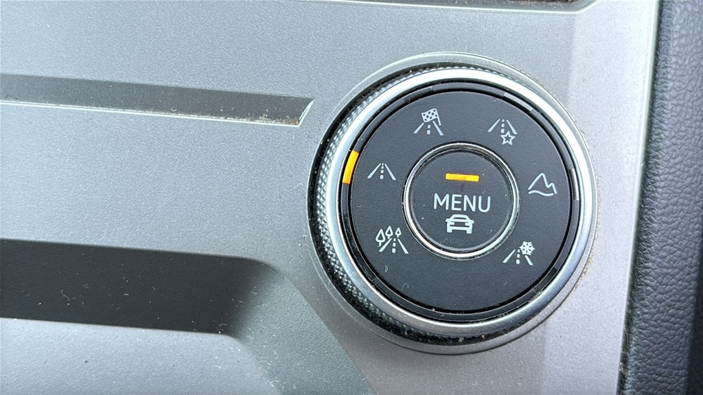 Volkswagen Touareg Automatic Black #26