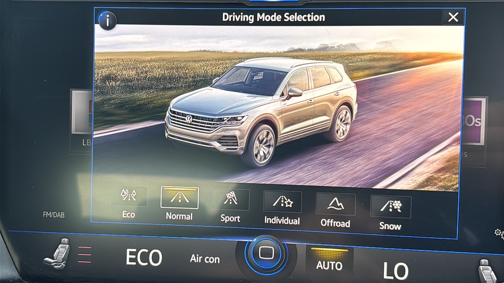 Volkswagen Touareg Automatic Black #17