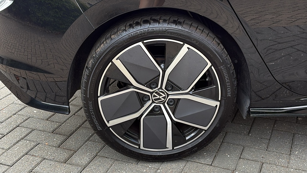 Volkswagen Golf 2.0 Tdi 150 R-line Dsg 0 Ps Black #5