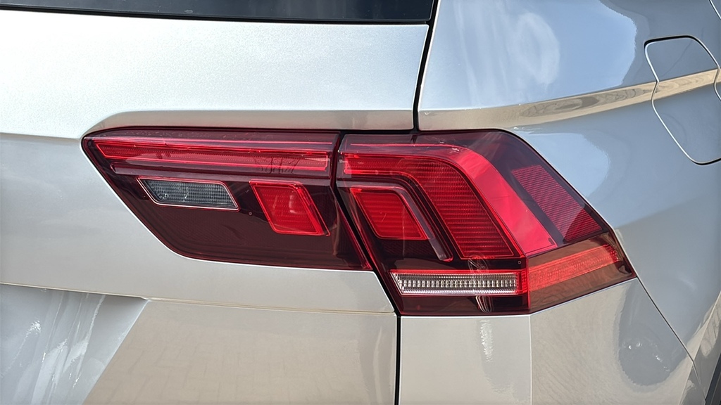 Volkswagen Tiguan Elegance Black #14