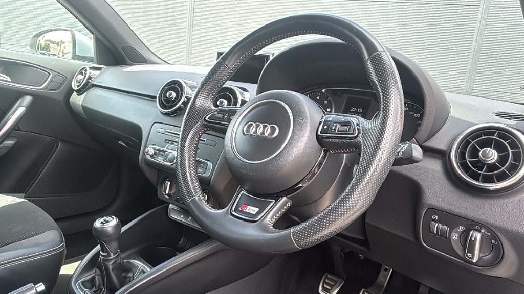 Audi A1 1.4 Tfsi 150 S Line Nav 150 Ps Silver #6