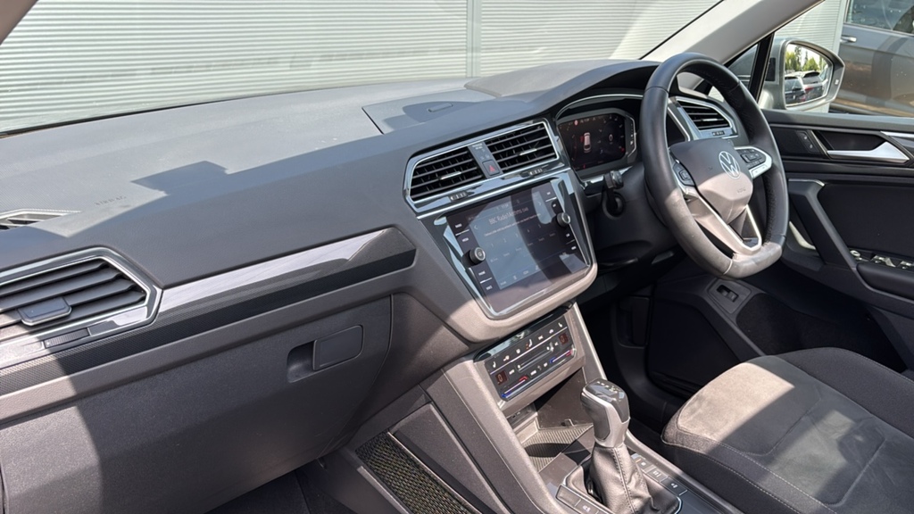 Volkswagen Tiguan 1.5 Tsi 150 Elegance Dsg 150 Ps Grey #2