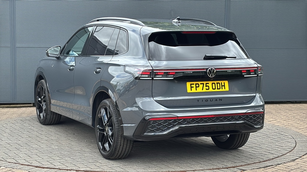 Volkswagen Tiguan 2.0 Tdi R-line Dsg 0 Ps Grey #3