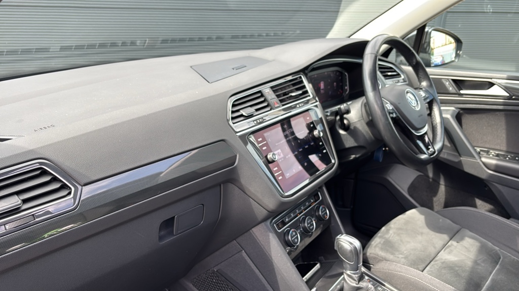Volkswagen Tiguan 2.0 Tdi 150 4Motion Sel Dsg 150 Ps Black #2