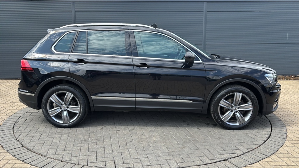 Volkswagen Tiguan 2.0 Tdi 150 4Motion Sel Dsg 150 Ps Black #4