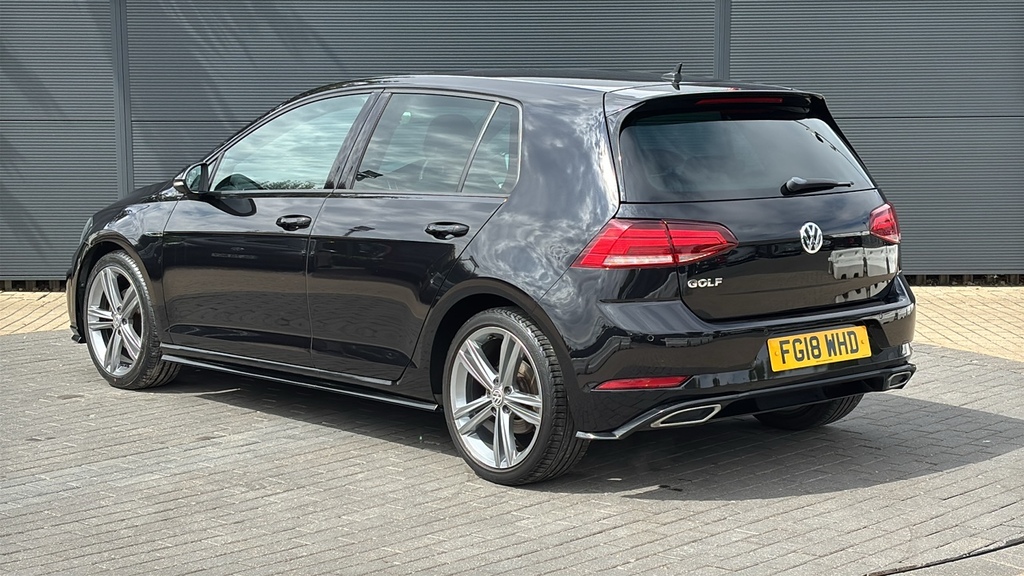 Volkswagen Golf 1.5 Tsi Evo 150 R-line 150 Ps Black #3