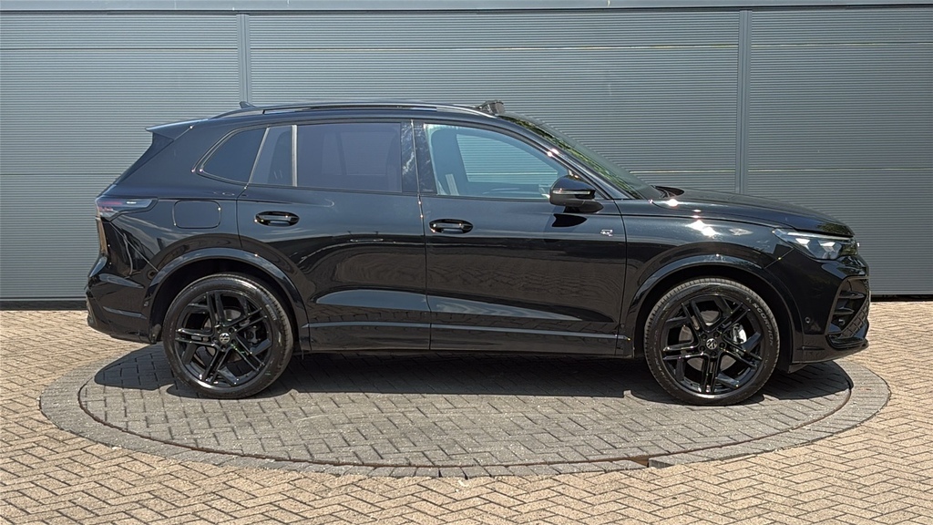 Volkswagen Tiguan 2.0 Tdi R-line Dsg 0 Ps Black #4