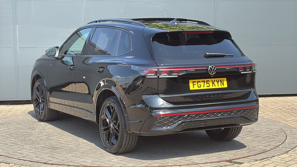 Volkswagen Tiguan 2.0 Tdi R-line Dsg 0 Ps Black #3