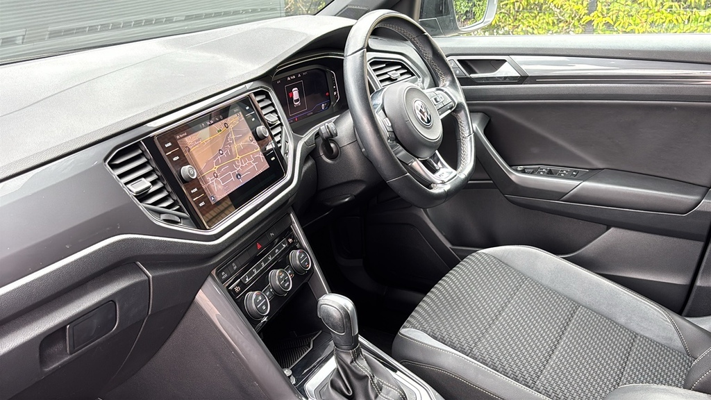 Volkswagen T-Roc 2.0 Tdi Evo R-line Dsg 150 Ps Black #2