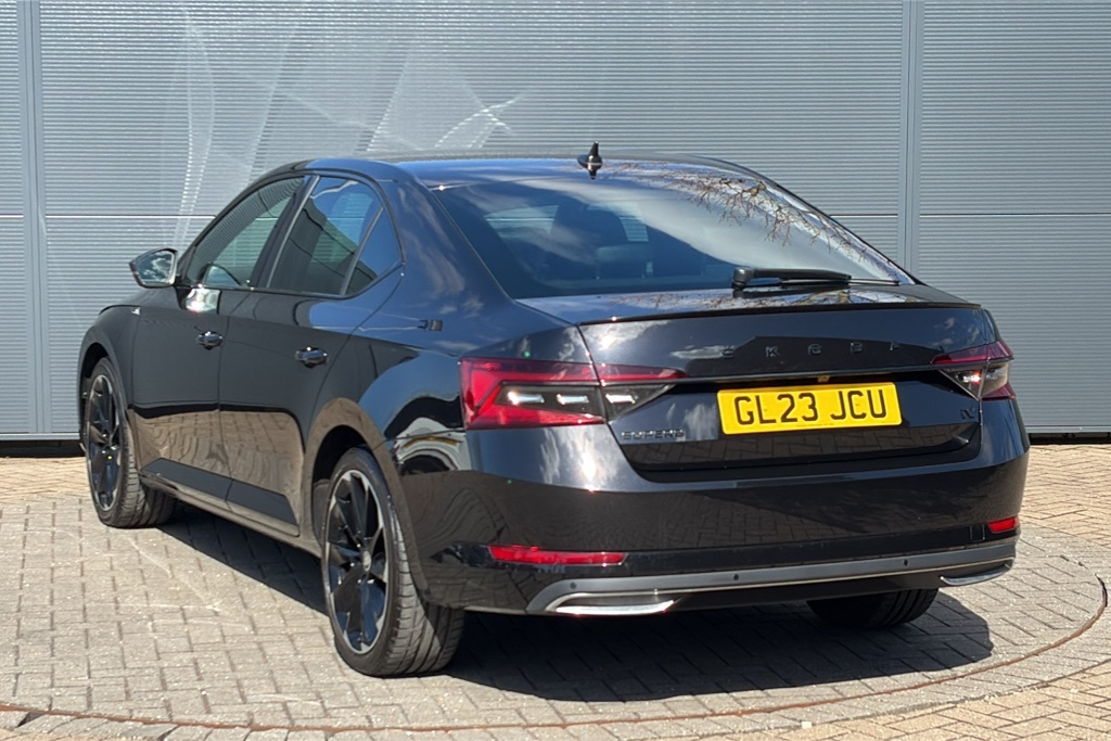Skoda Superb 1.4 Tsi Iv Sport Line Plus Dsg 0 Ps Black #3