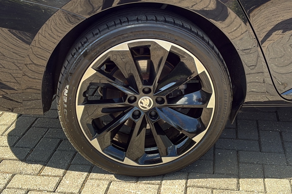 Skoda Superb 1.4 Tsi Iv Sport Line Plus Dsg 0 Ps Black #5