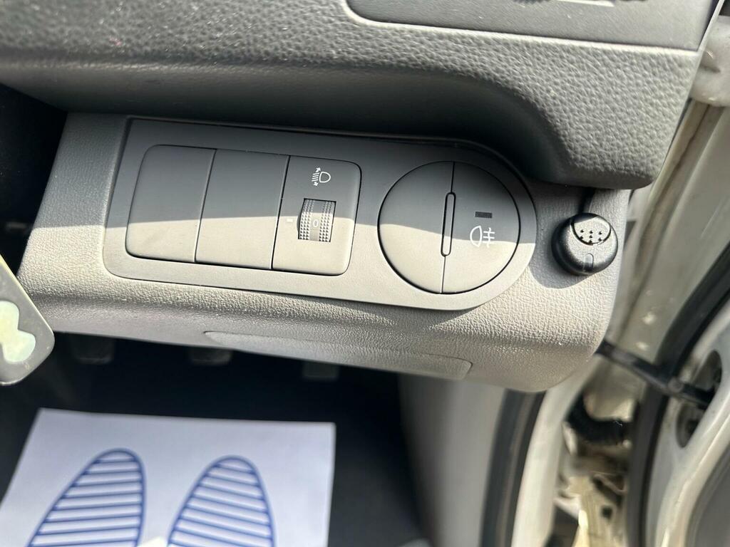 Hyundai iLoad 2.5 Iload Comfort Crdi Silver #10