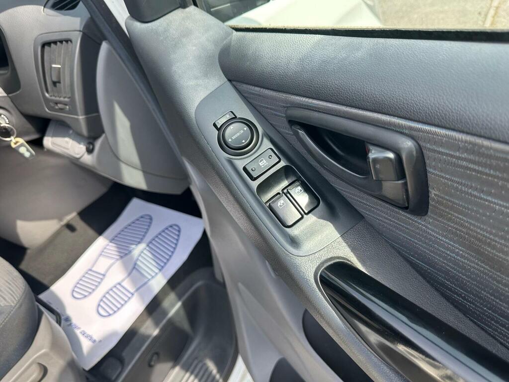 Hyundai iLoad 2.5 Iload Comfort Crdi Silver #8