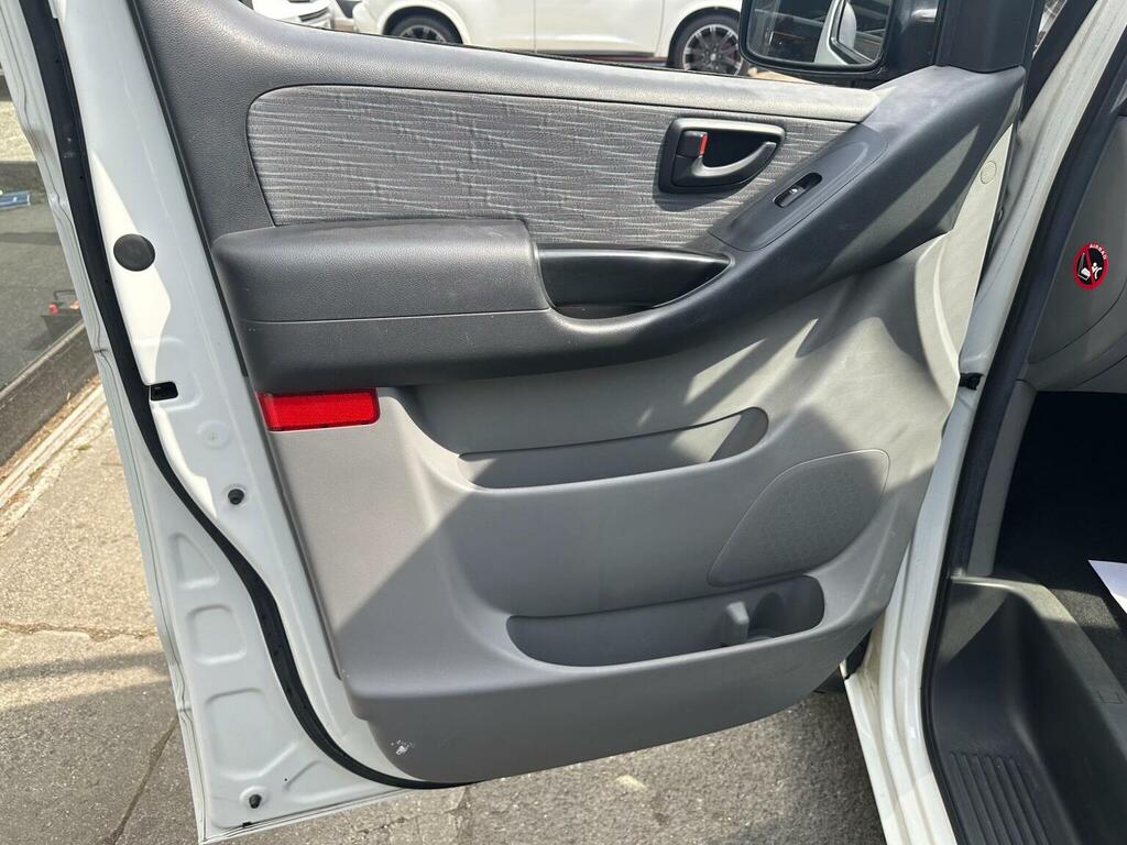 Hyundai iLoad 2.5 Iload Comfort Crdi Silver #40