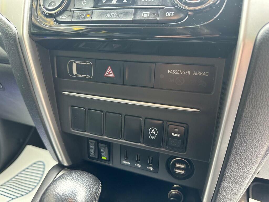 Mitsubishi L200 Double Cab Di-d 150 Barbarian 4Wd 2020 Grey #32
