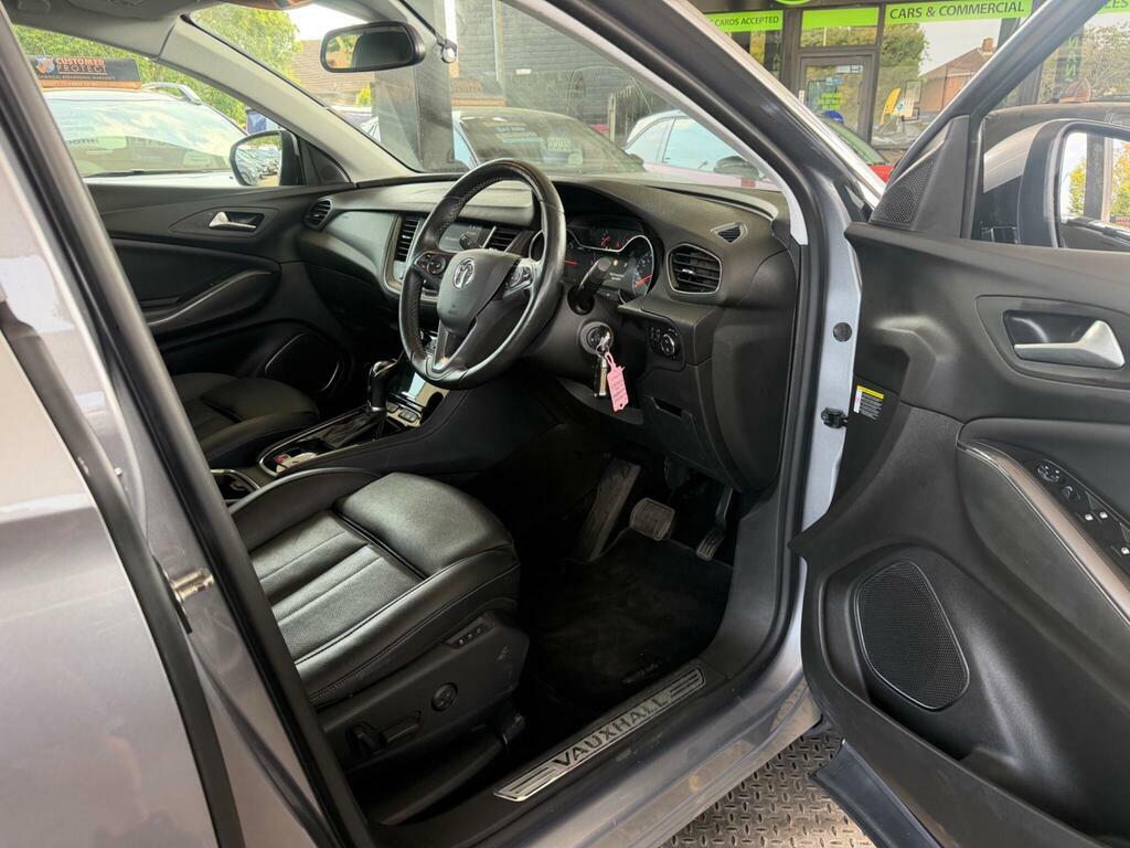 Vauxhall Grandland X Black #12