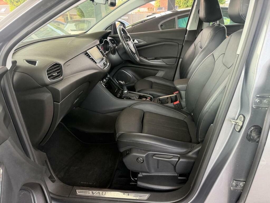 Vauxhall Grandland X Black #17