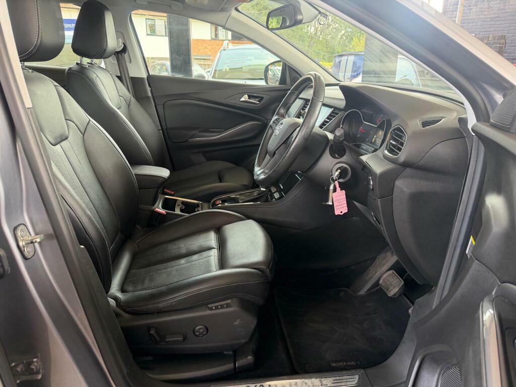 Vauxhall Grandland X Black #15