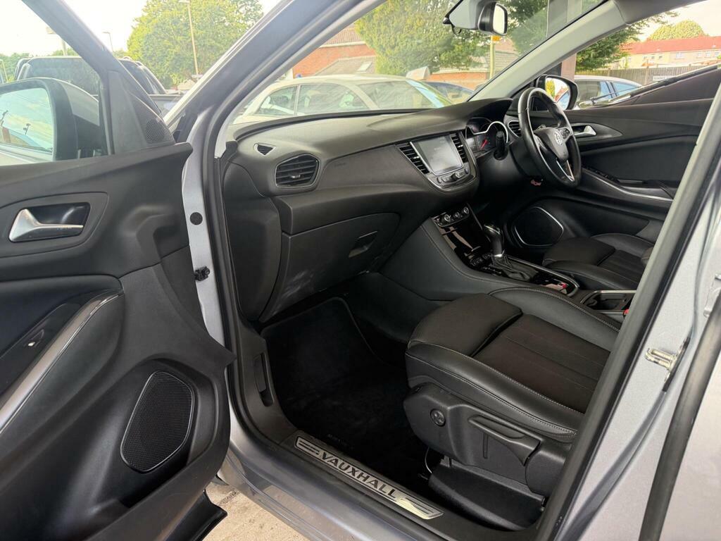 Vauxhall Grandland X Black #16