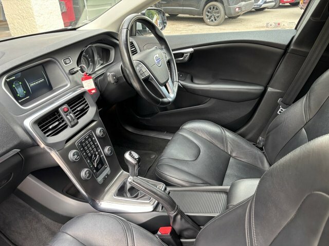 Volvo V40 D3 Se Lux Nav Silver #3
