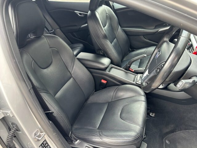 Volvo V40 Hatchback 1.6 D2 Se Euro 5 Ss 201565 Black #9