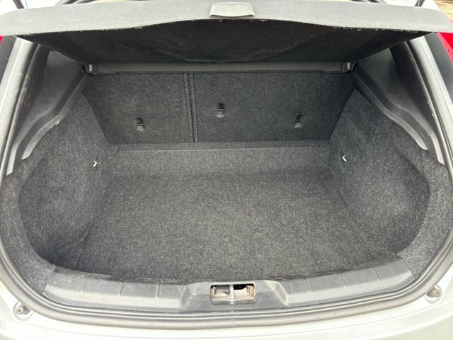 Volvo V40 Hatchback 1.6 D2 Se Euro 5 Ss 201565 Black #21
