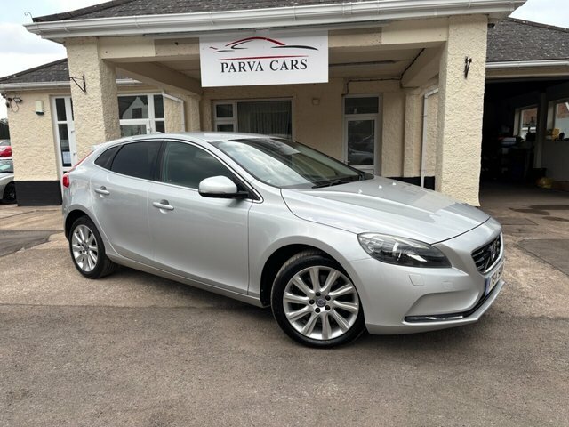 Volvo V40 D3 Se Lux Nav Silver #2