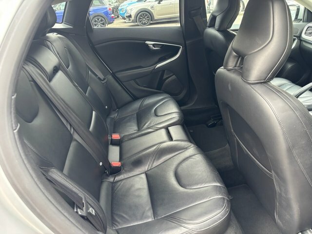 Volvo V40 Hatchback 1.6 D2 Se Euro 5 Ss 201565 Black #7
