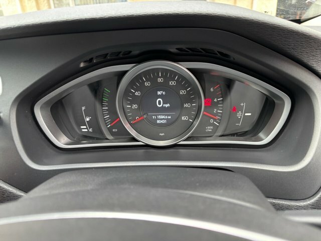 Volvo V40 Hatchback 1.6 D2 Se Euro 5 Ss 201565 Black #15
